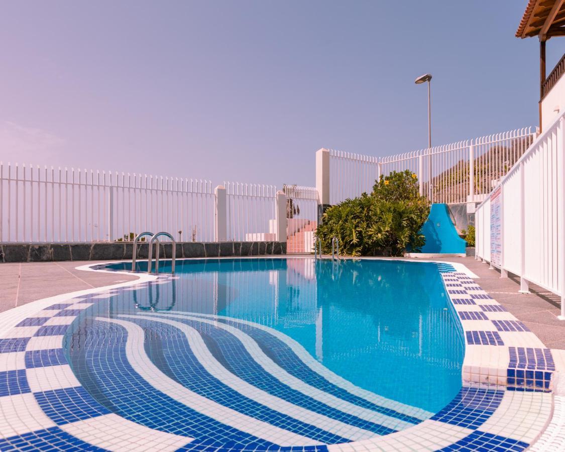 אדחה Homeforguest Apartamento Con Piscina A 50M Del Mar En La Caleta מראה חיצוני תמונה